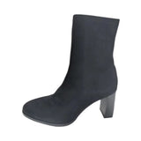High heeled mid heeled boots
